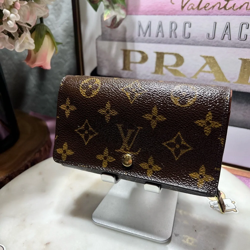 Louis Vuitton Monogram Porte Monnaie Tresor Wallet GUC